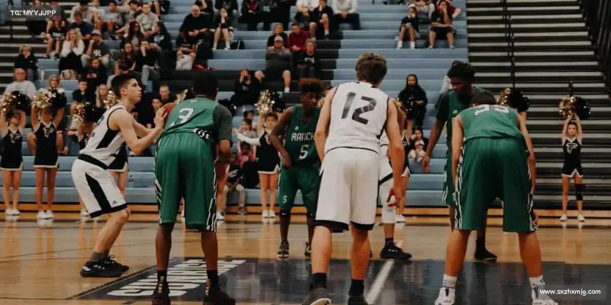 世界杯官网篮球撞击地面的声音，是梦想跳动的节奏！🏀